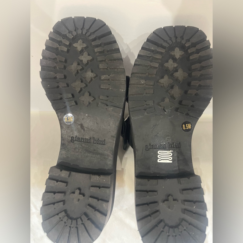 GIANNI BINI Stylish Black Sandals with Rhinestone Accents - Picture 9 of 13